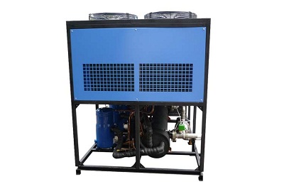 操作冷水機(jī)時(shí)有哪些注意事項(xiàng)？